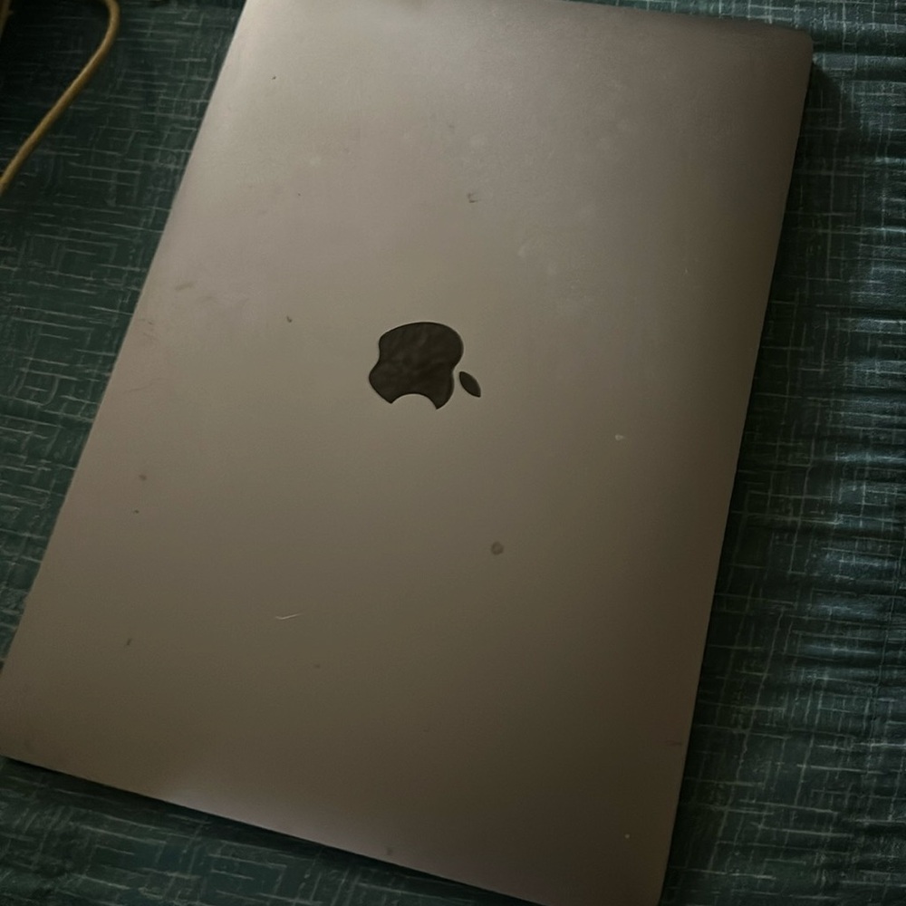 Mac book Pro 13 inch 2017